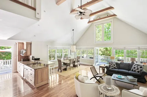 4 Charter Lane, East Hampton, NY 11937