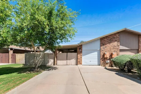 $2,000 | 1916 East Inverness Avenue, Mesa, AZ 85204