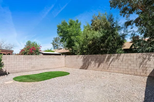 $2,000 | 1916 East Inverness Avenue, Mesa, AZ 85204