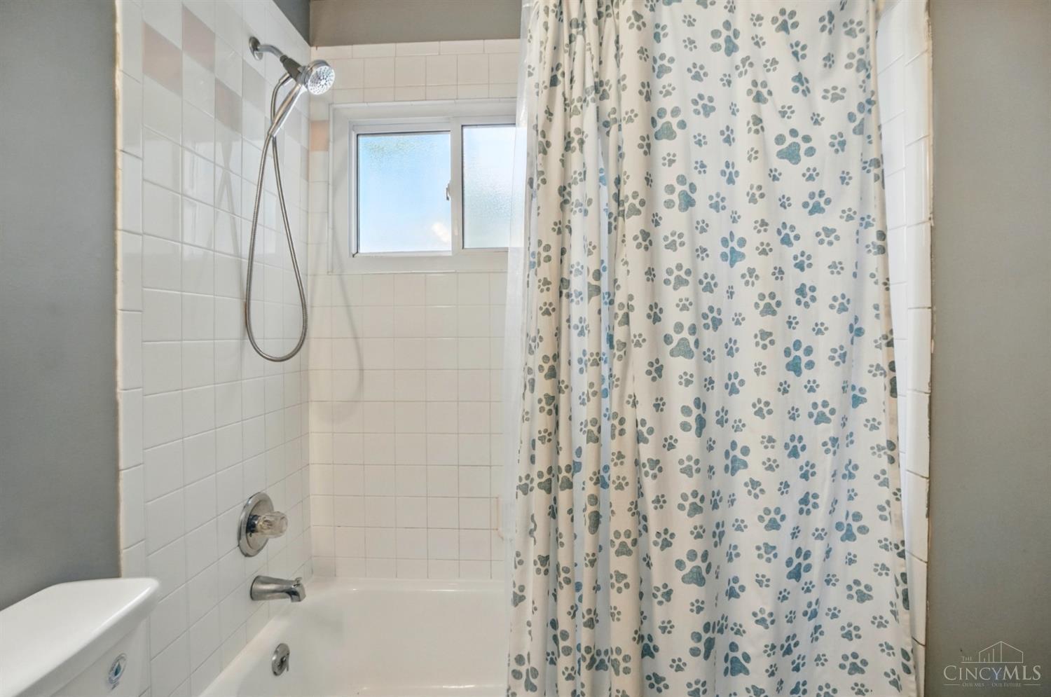 2638 Adams Road Cincinnati, OH 45231 - Photo 20 of 38 Gallery Image 20