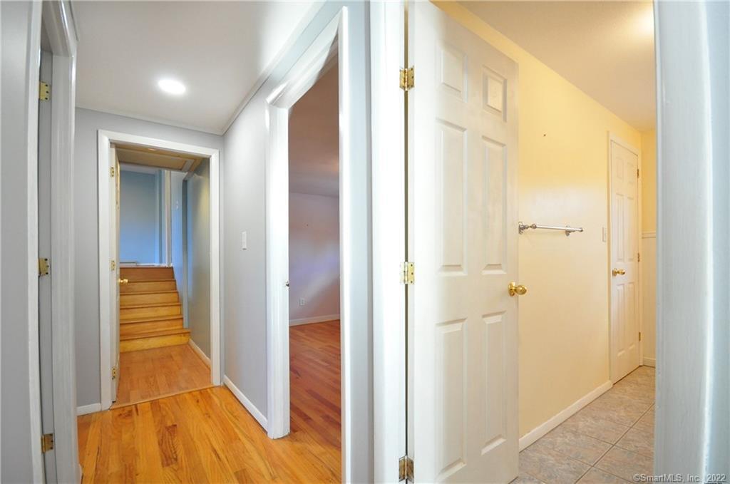 44 Simsbury Manor Drive Simsbury, CT 06089 - Photo 21 of 35