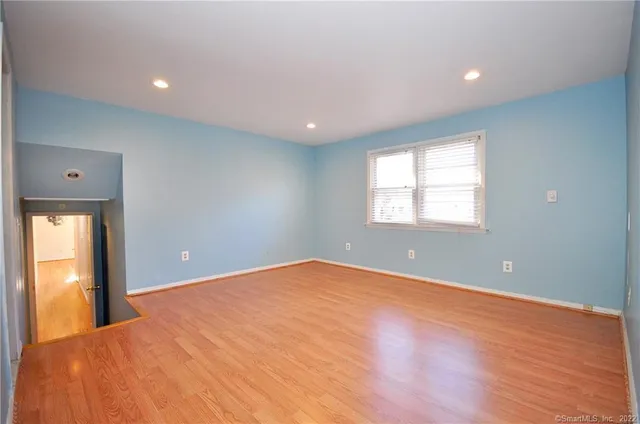 $450,000 | 44 Simsbury Manor Drive, Simsbury, CT 06089