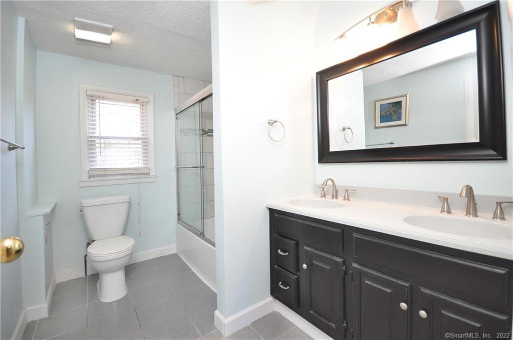 44 Simsbury Manor Drive Simsbury, CT 06089 - Photo 31 of 35 Master Bathroom