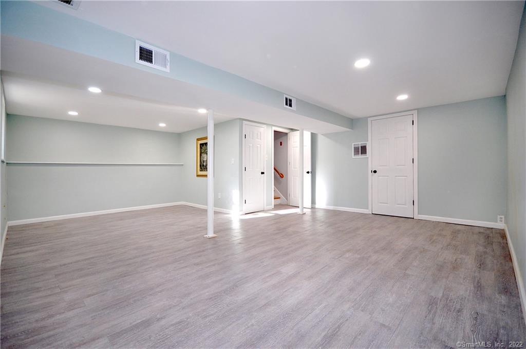 44 Simsbury Manor Drive Simsbury, CT 06089 - Photo 34 of 35