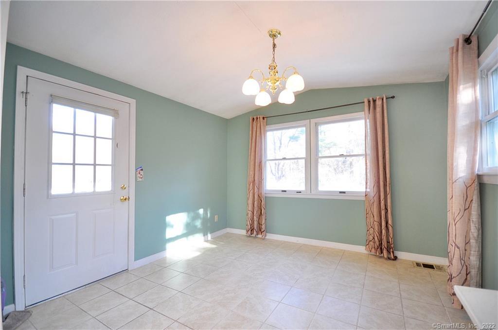 44 Simsbury Manor Drive Simsbury, CT 06089 - Photo 8 of 35 Dining Room