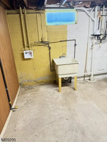 $2,100 | 172 Kanouse Street, Unit 2, Boonton, NJ 07005