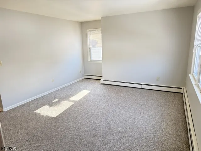 $2,100 | 172 Kanouse Street, Unit 2, Boonton, NJ 07005