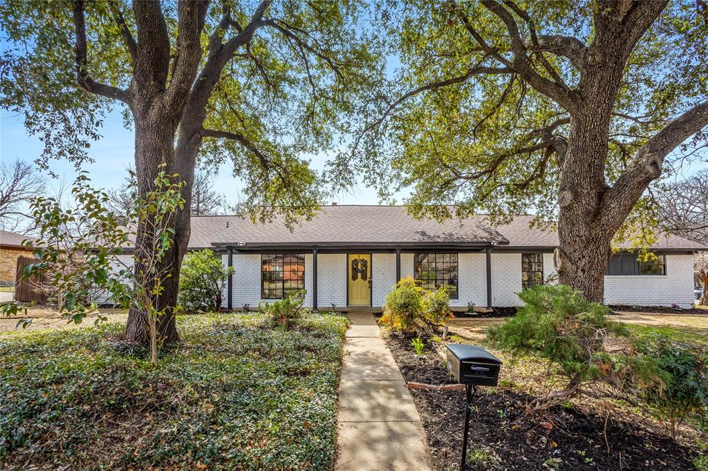 1708 Park Ridge Terrace Arlington, TX 76012 - Photo 4 of 31