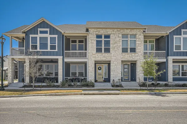 $874,900 | 3213 Zach Scott Street, Austin, TX 78723