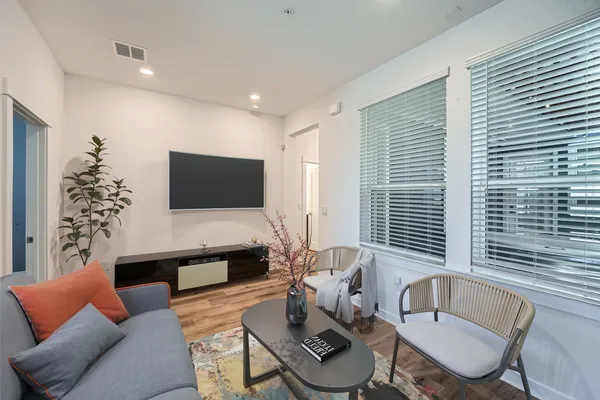 $874,900 | 3213 Zach Scott Street, Austin, TX 78723