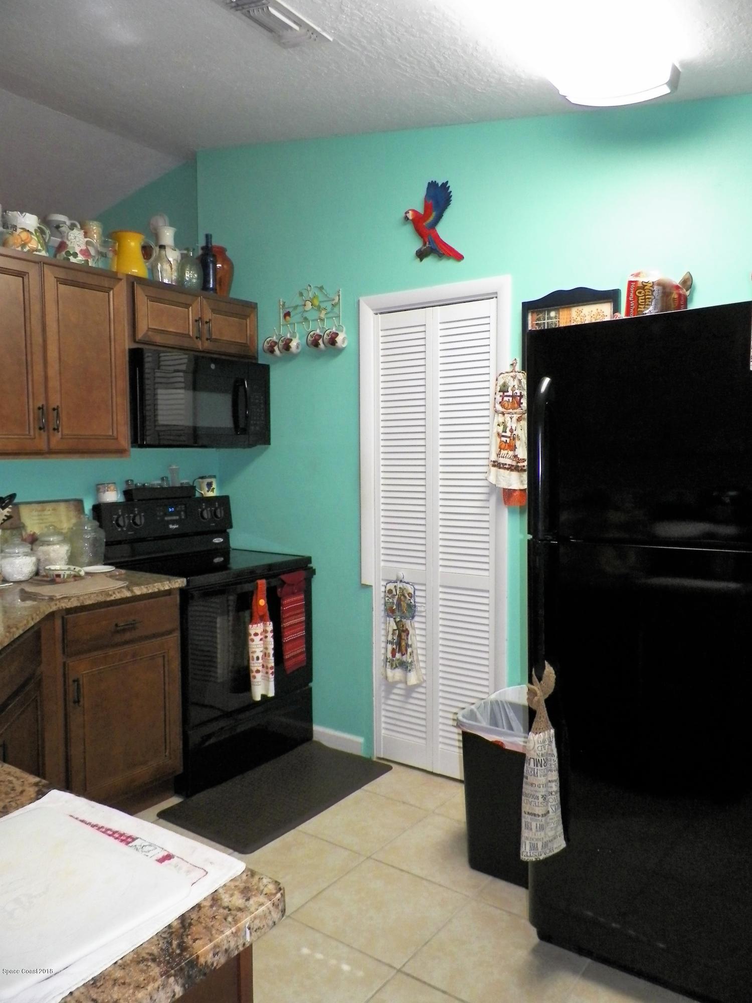 246 Sarah Road Southwest Palm Bay, FL 32908 - Photo 9 of 19 104_0235