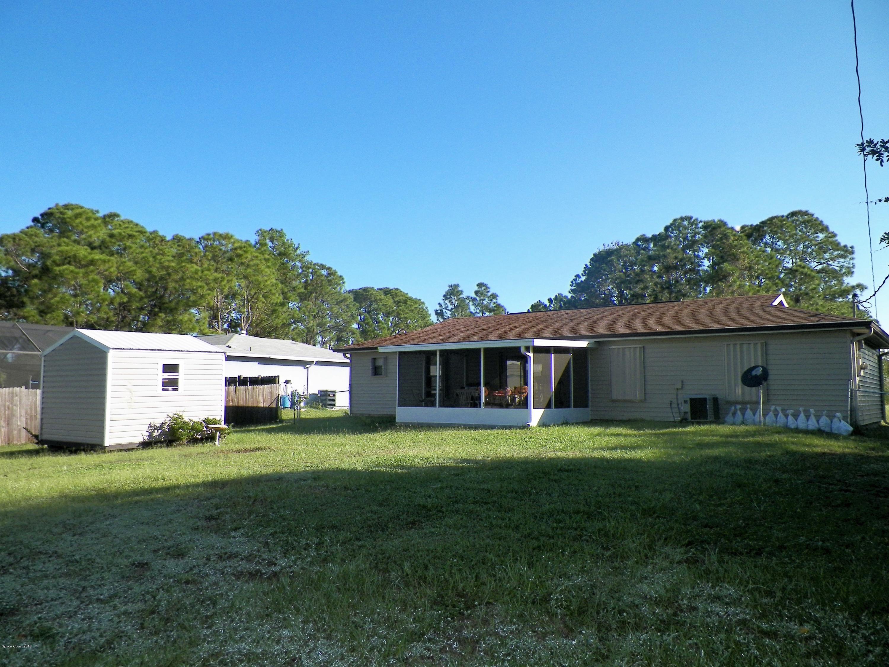 246 Sarah Road Southwest Palm Bay, FL 32908 - Photo 10 of 19 104_0202