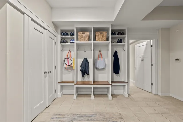 a black and white photo of a picture