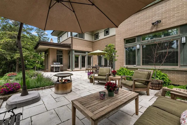 $3,295,000 | 530 Essex Road, Kenilworth, IL 60043