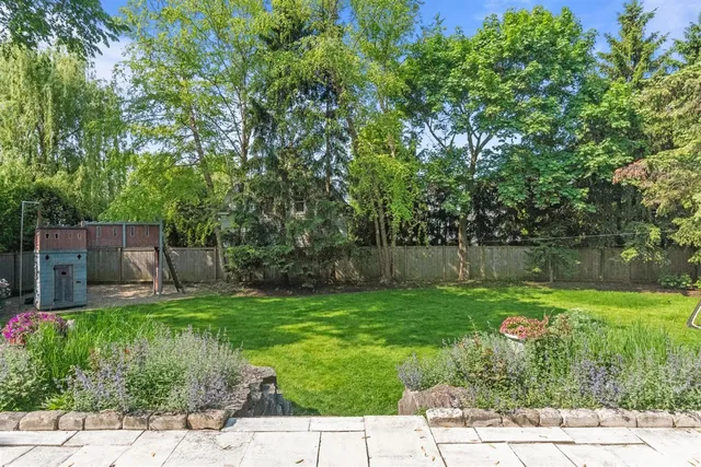 $3,295,000 | 530 Essex Road, Kenilworth, IL 60043