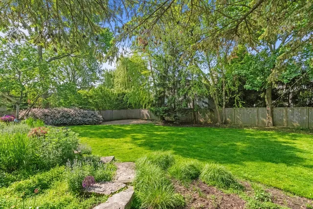 $3,295,000 | 530 Essex Road, Kenilworth, IL 60043