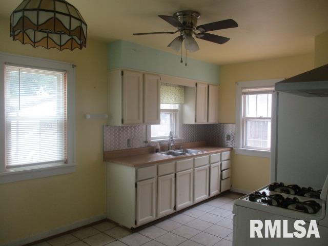 138 Brookview Road East Peoria, IL 61611 - Photo 10 of 21 Gallery Image 10