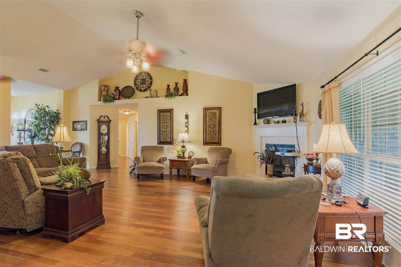 319 Manchester Lane Foley, AL 36535 - Photo 2 of 33 Great Room