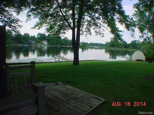 9175 Evee Road Clarkston, MI 48348 - Photo 2 of 19 DSC01854.jpg
