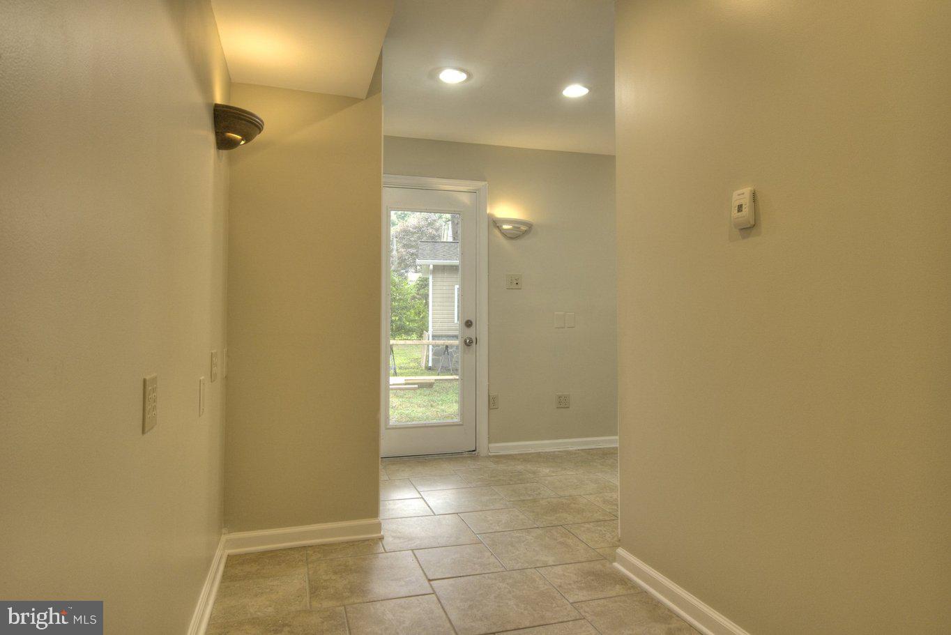 2405 Earlsgate Court Reston, VA 20191 - Photo 50 of 56 Welcoming entryway with natural light.