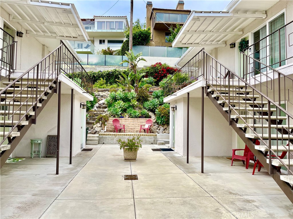 25091 La Cresta Drive Dana Point, CA 92629 - Photo 2 of 13 a view of entryway and hall