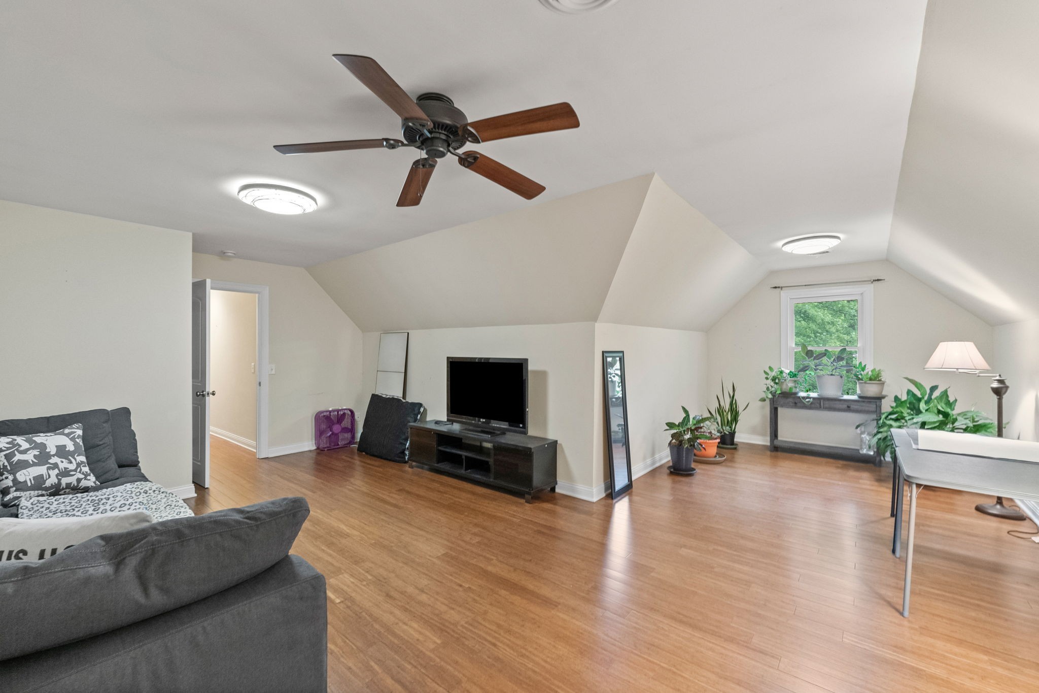 612 Fairway Trail Springfield, TN 37172 - Photo 31 of 50 a living room with furniture and a wooden floor