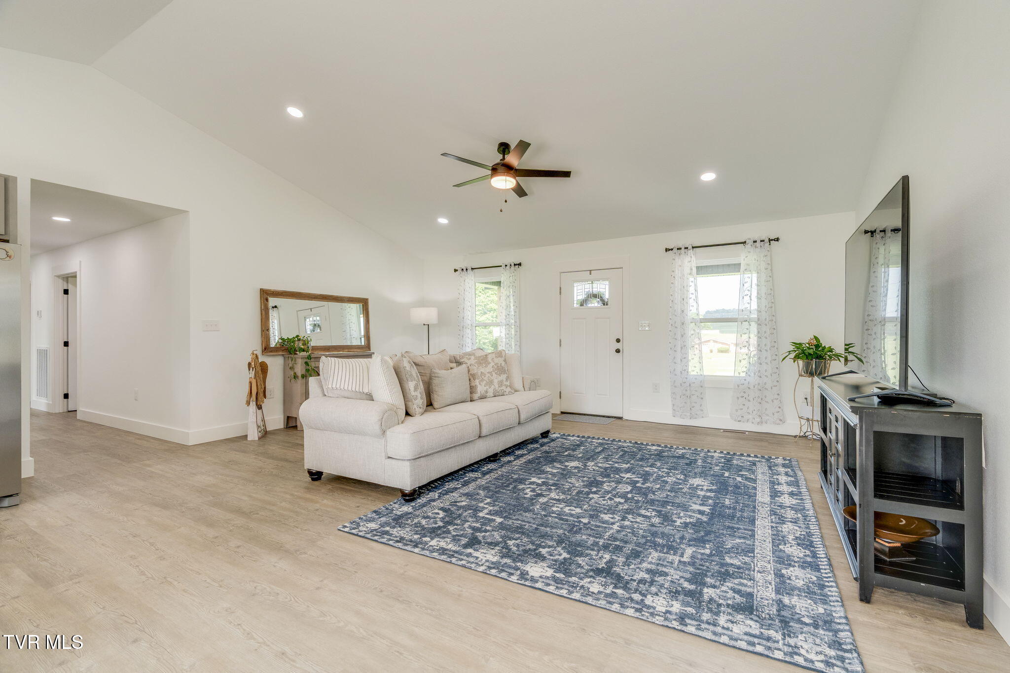5920 Snapps Ferry Road Afton, TN 37616 - Photo 6 of 38 005