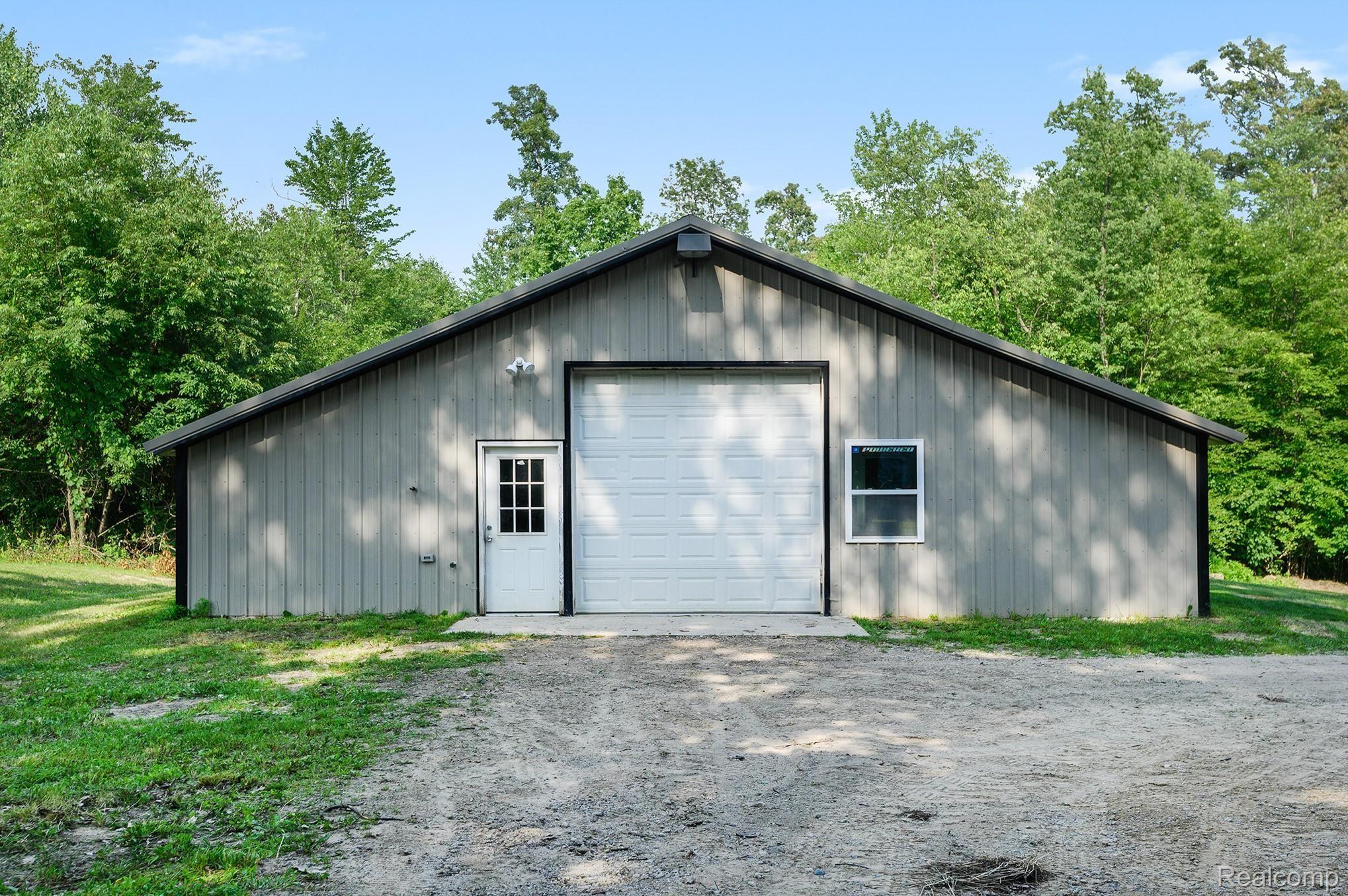 7484 Hartland Road Fenton, MI 48430 - Photo 53 of 62 37.jpg