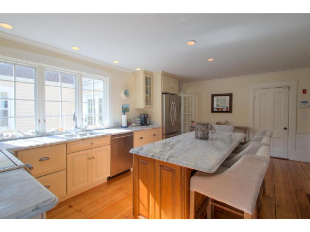 100 Post Road North Hampton, NH 03862 - Photo 5 of 37