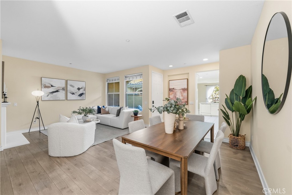 123 Chantilly Irvine, CA 92620 - Photo 13 of 31 a living room with furniture and a potted plant