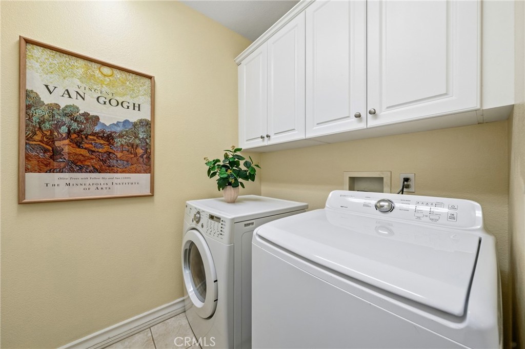 123 Chantilly Irvine, CA 92620 - Photo 15 of 31 a utility room with dryer and washer
