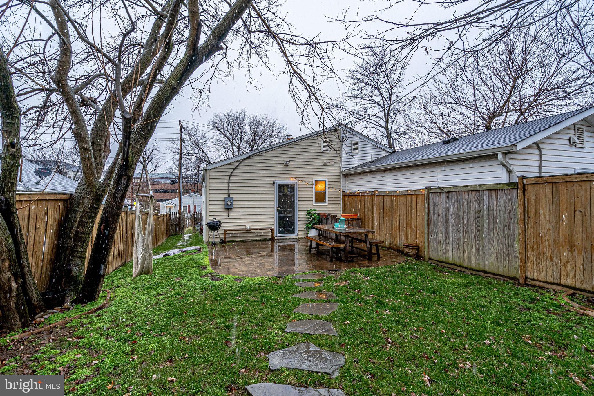 33 East Reed Avenue Alexandria, VA 22305 - Photo 25 of 43 Fabulous, Fully Fenced Yard