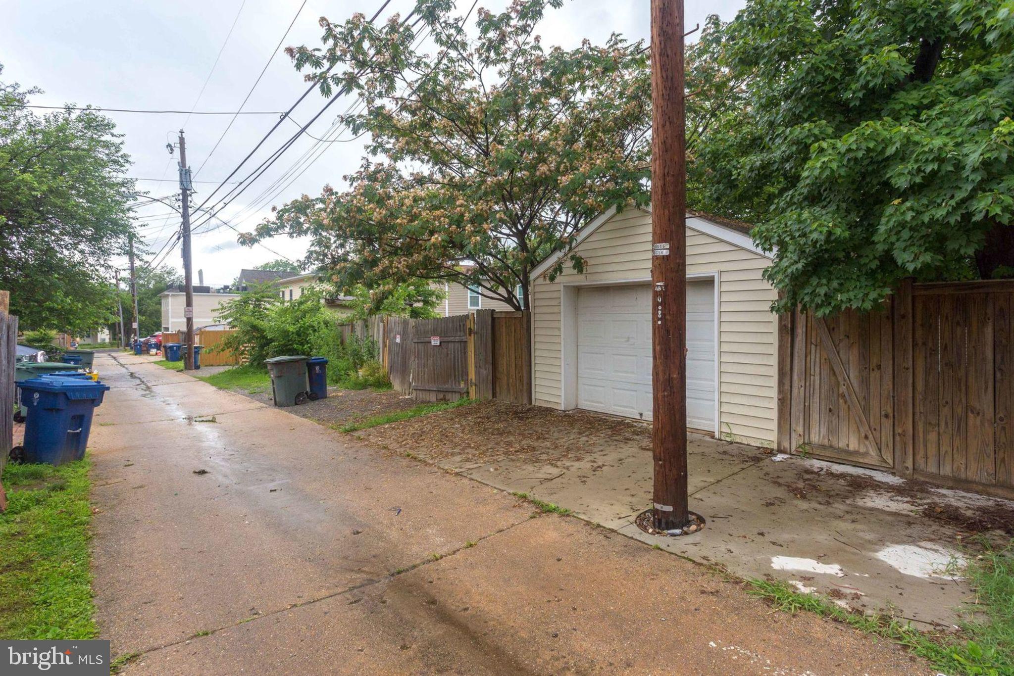 33 East Reed Avenue Alexandria, VA 22305 - Photo 29 of 43 Entry from private alley behind home