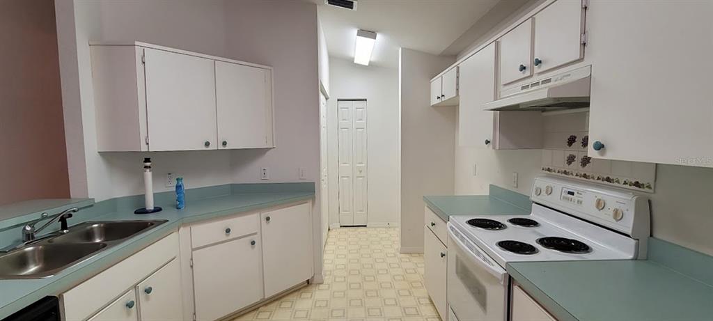 19156 Southwest 101st Street Dunnellon, FL 34432 - Photo 9 of 28