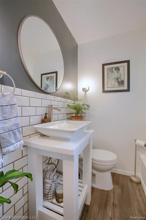 2110 Hampton Road Grosse Pointe Woods, MI 48236 - Photo 13 of 31