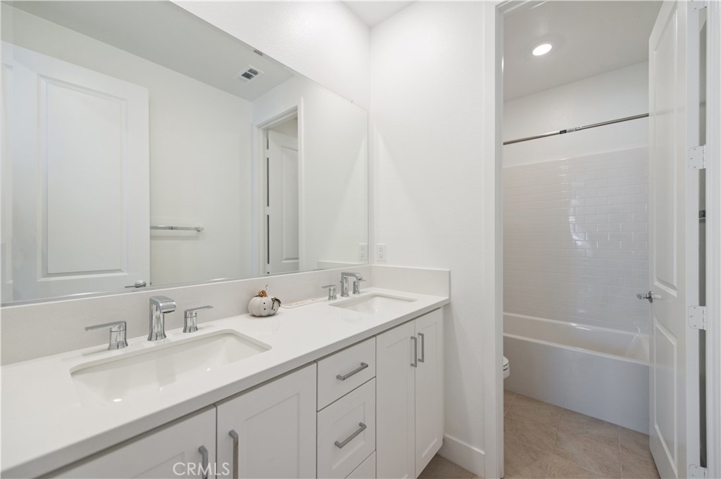 127 Merit Irvine, CA 92618 - Photo 28 of 48