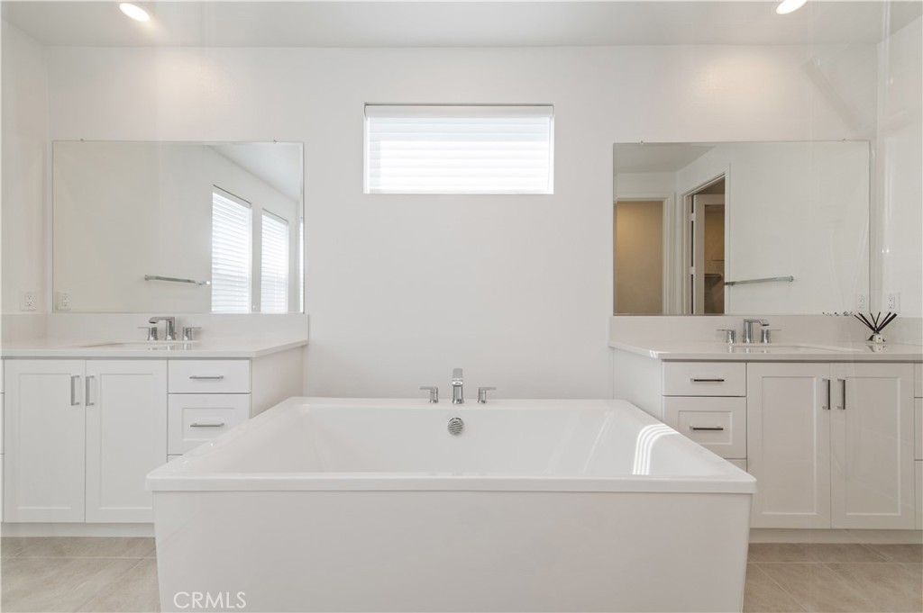 127 Merit Irvine, CA 92618 - Photo 45 of 48