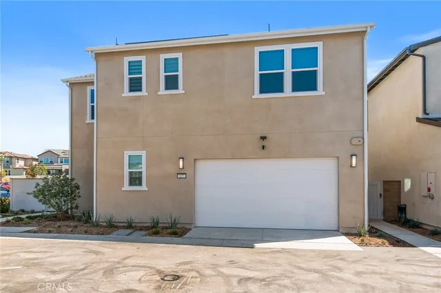 $6,800 | 127 Merit, Irvine, CA 92618