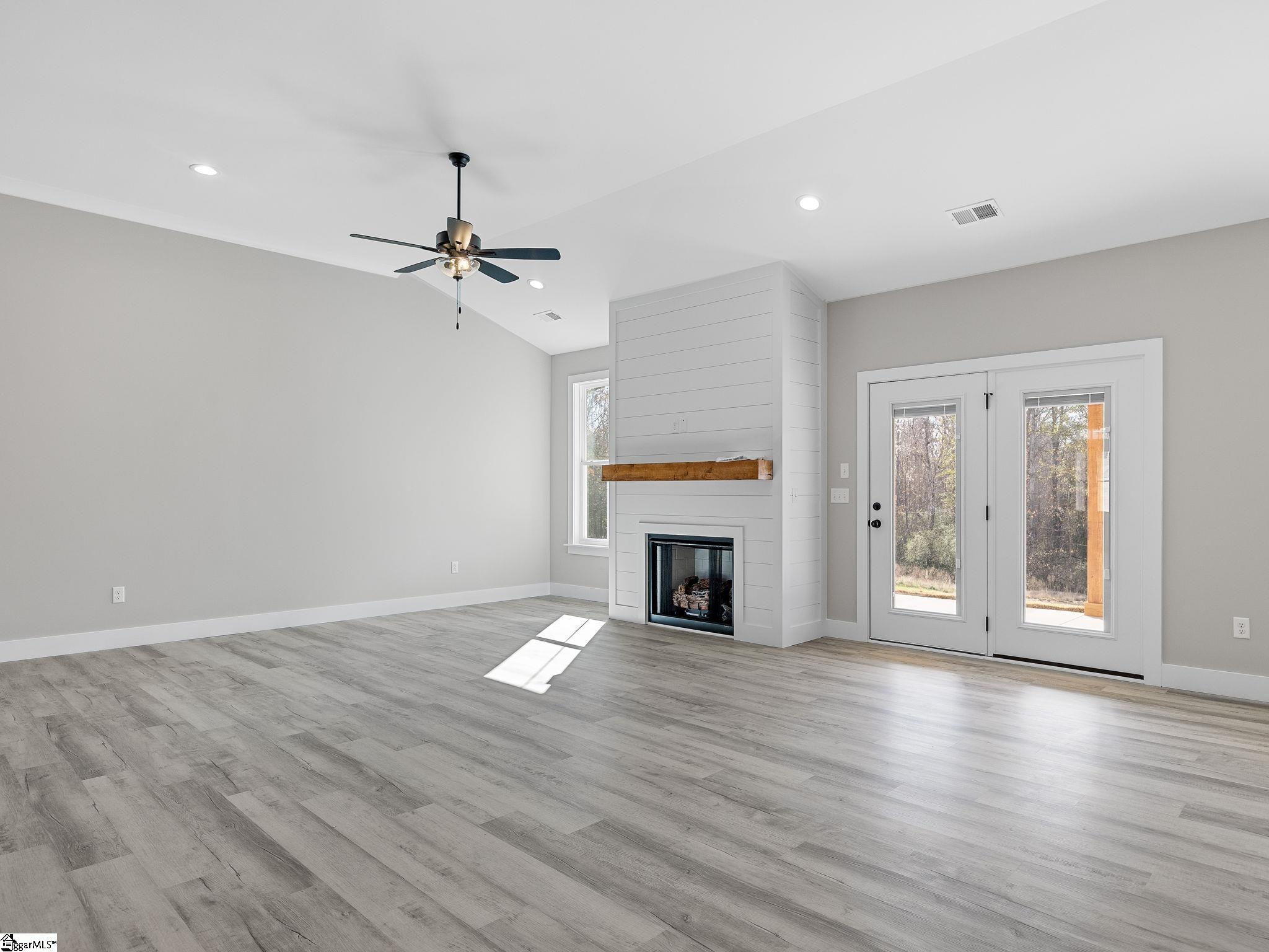11573 New Cut Road Campobello, SC 29322 - Photo 7 of 47