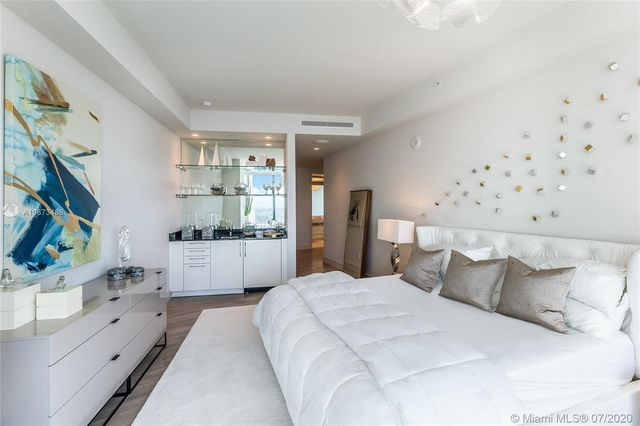 $3,750,000 | 18555 Collins Avenue, Unit 5003, Sunny Isles Beach, FL 33160