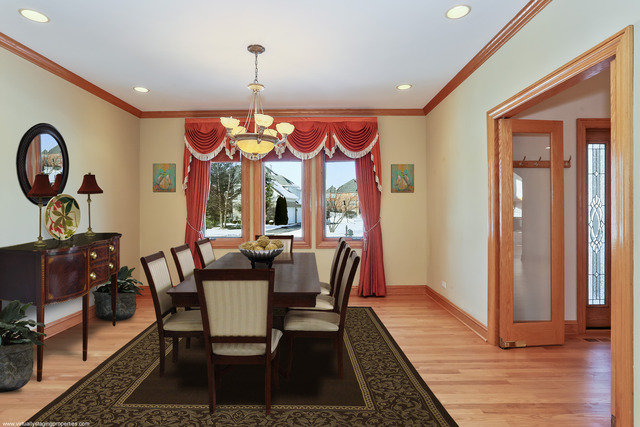 6822 Fieldstone Drive Burr Ridge, IL 60527 - Photo 4 of 19