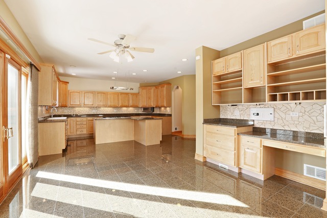 6822 Fieldstone Drive Burr Ridge, IL 60527 - Photo 9 of 19
