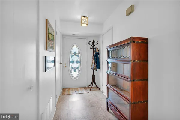 $364,900 | 410 Jamestown Court, Mount Laurel, NJ 08054