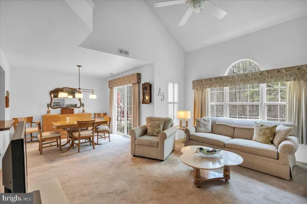 $364,900 | 410 Jamestown Court, Mount Laurel, NJ 08054