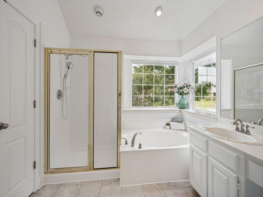 4615 Cherokee Path Carrollton, TX 75010 - Photo 11 of 20