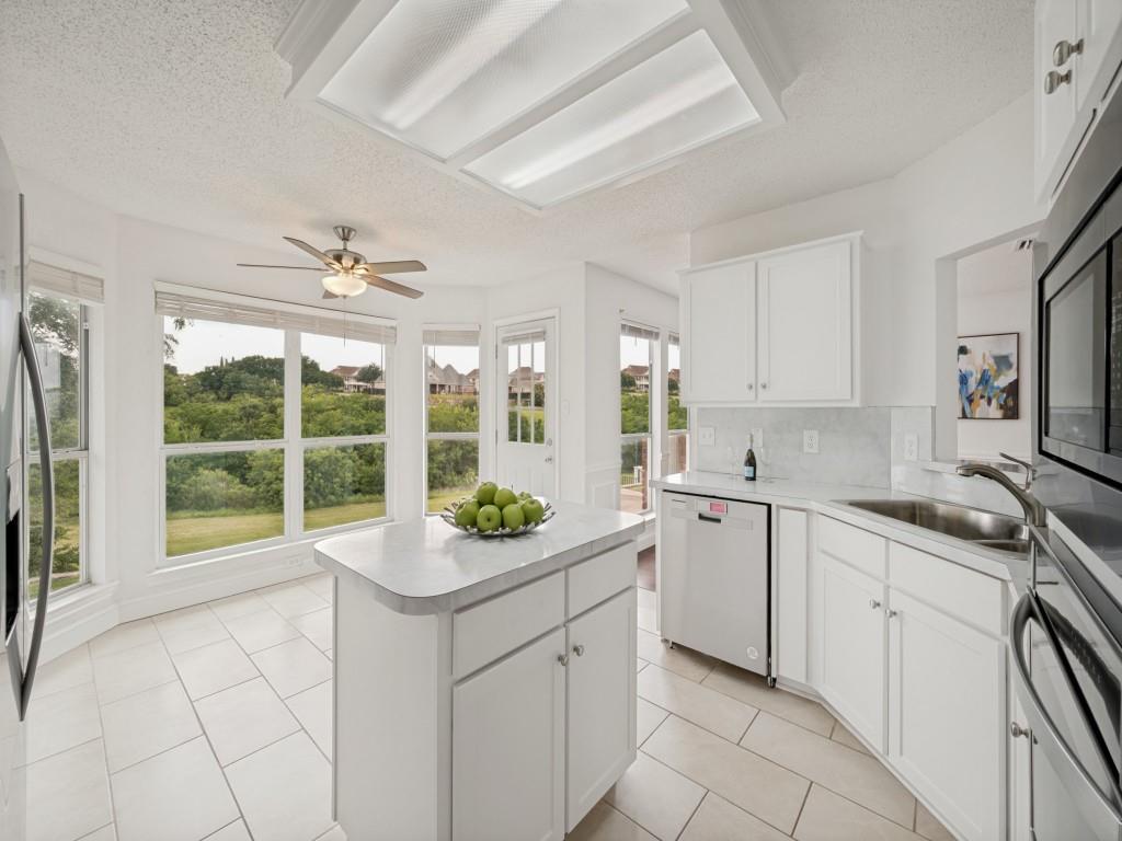 4615 Cherokee Path Carrollton, TX 75010 - Photo 7 of 20