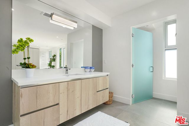 $4,995 | 8210 Fountain Avenue, Unit 102, West Hollywood, CA 90046