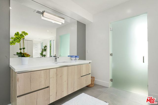 $4,995 | 8210 Fountain Avenue, Unit 102, West Hollywood, CA 90046