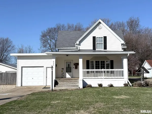 $159,900 | 696 North Academy Street, Galesburg, IL 61401