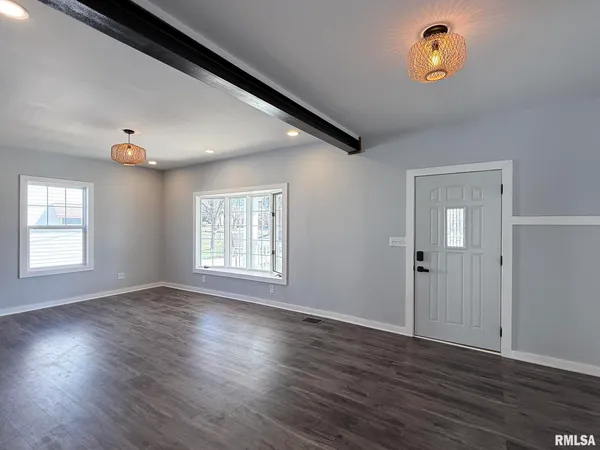 $159,900 | 696 North Academy Street, Galesburg, IL 61401